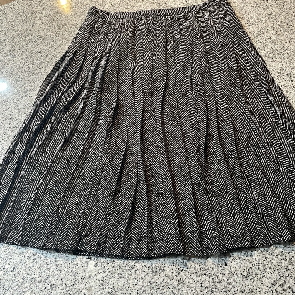 Ann Taylor Herringbone Pattern Full Pleated Skirt